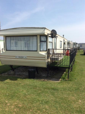 L&g FAMILY HOLIDAYS 7 BERTH CORAL BEACH MAX 4 ADULTS